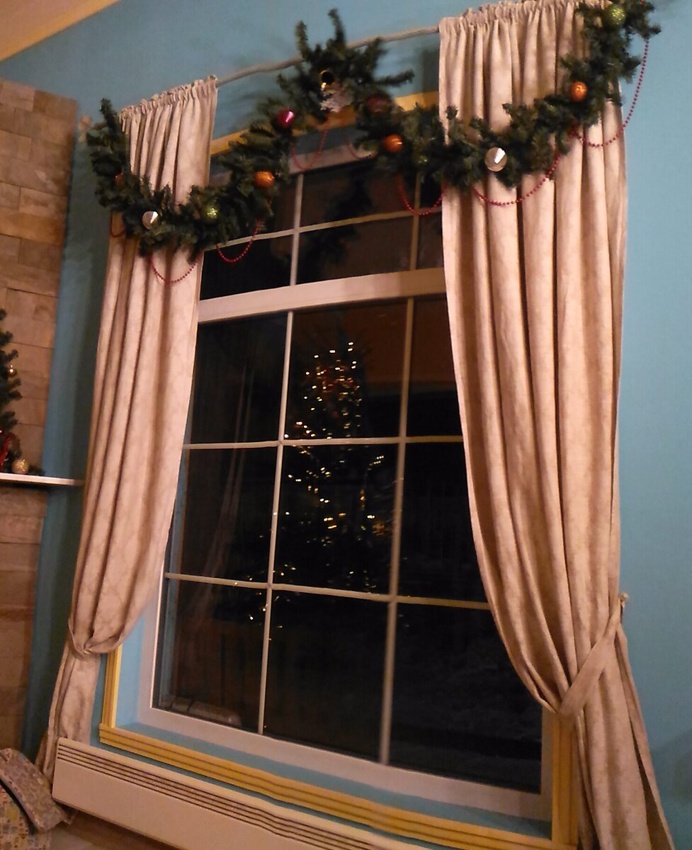 Получилось как-то так (простите, нашла только новогоднее фото (Фото из личного архива My Way...)