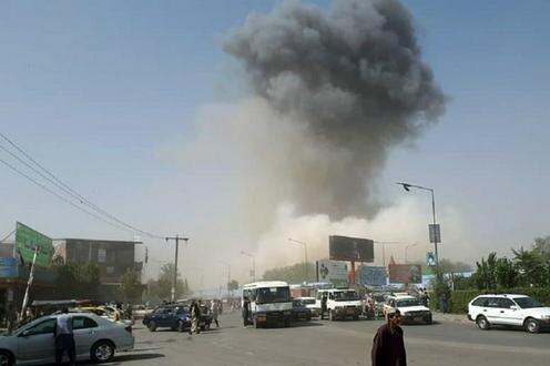 Дым от взрыва в Кабуле. Фото с сайта Khaama.com