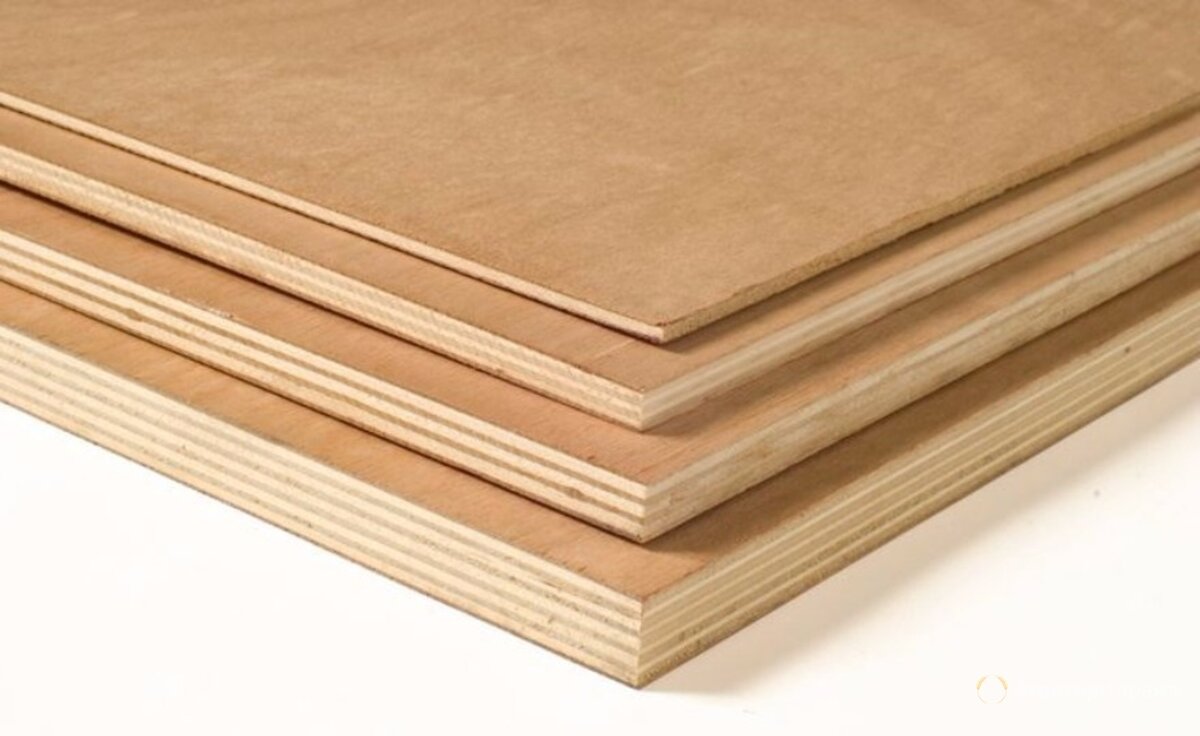 Обычная фанера делается из нечетного количества слоев (3, 5, 7  и т.д)