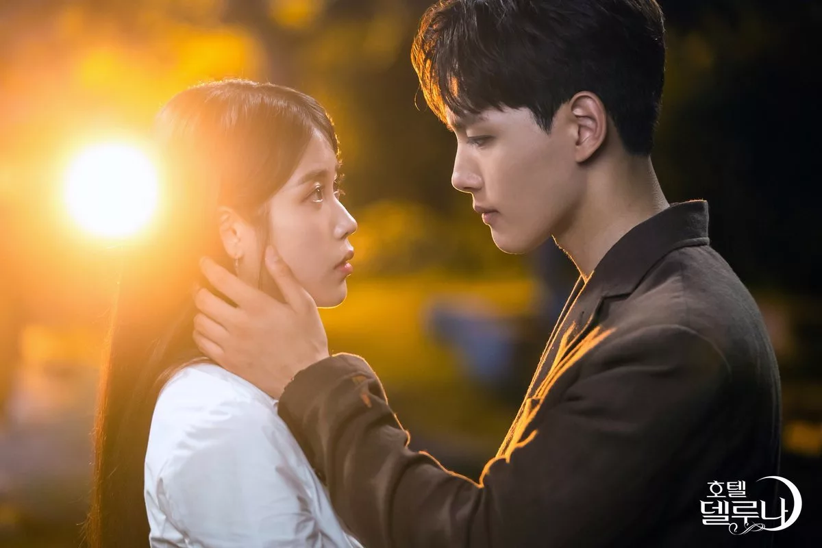 Айю (Чан Ман Воль) и Ё Джин Гу (Гу Чан Сон) - фотография взята из Яндекс картинки