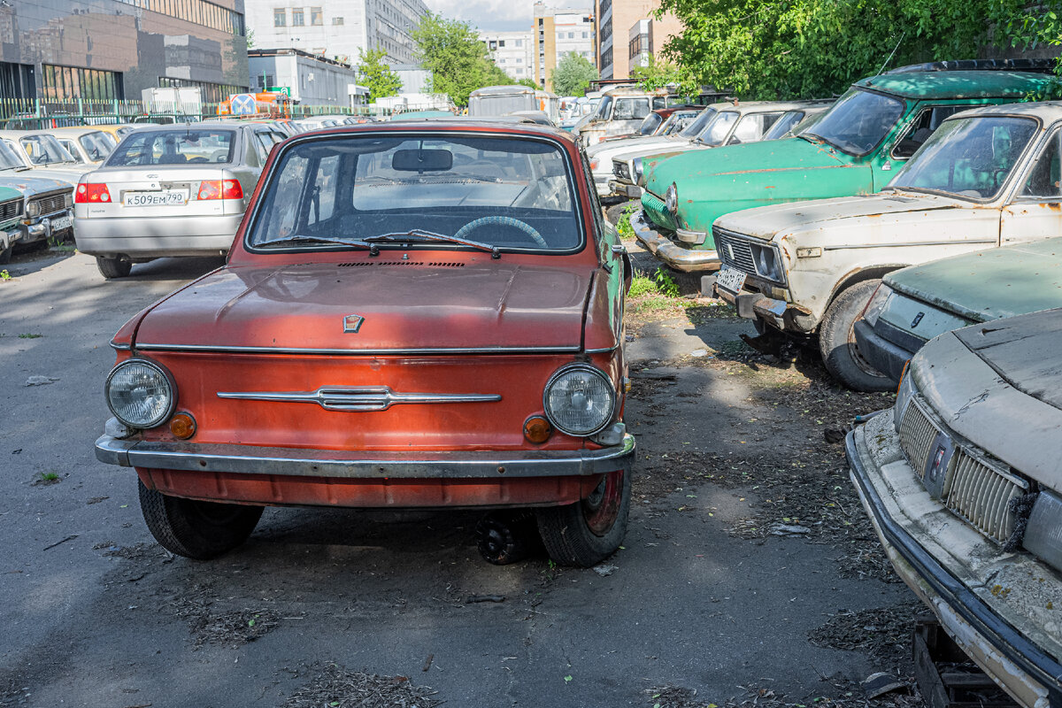 Нашли стоянку ретро авто. Чем на самом деле оказалось 