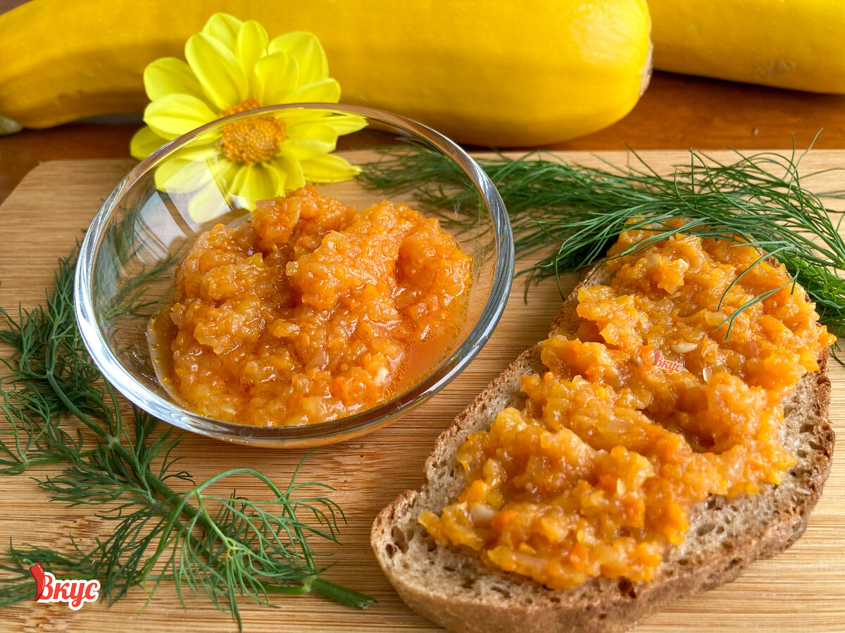 Вкусная кабачковая икра на домашнем хлебушке :)