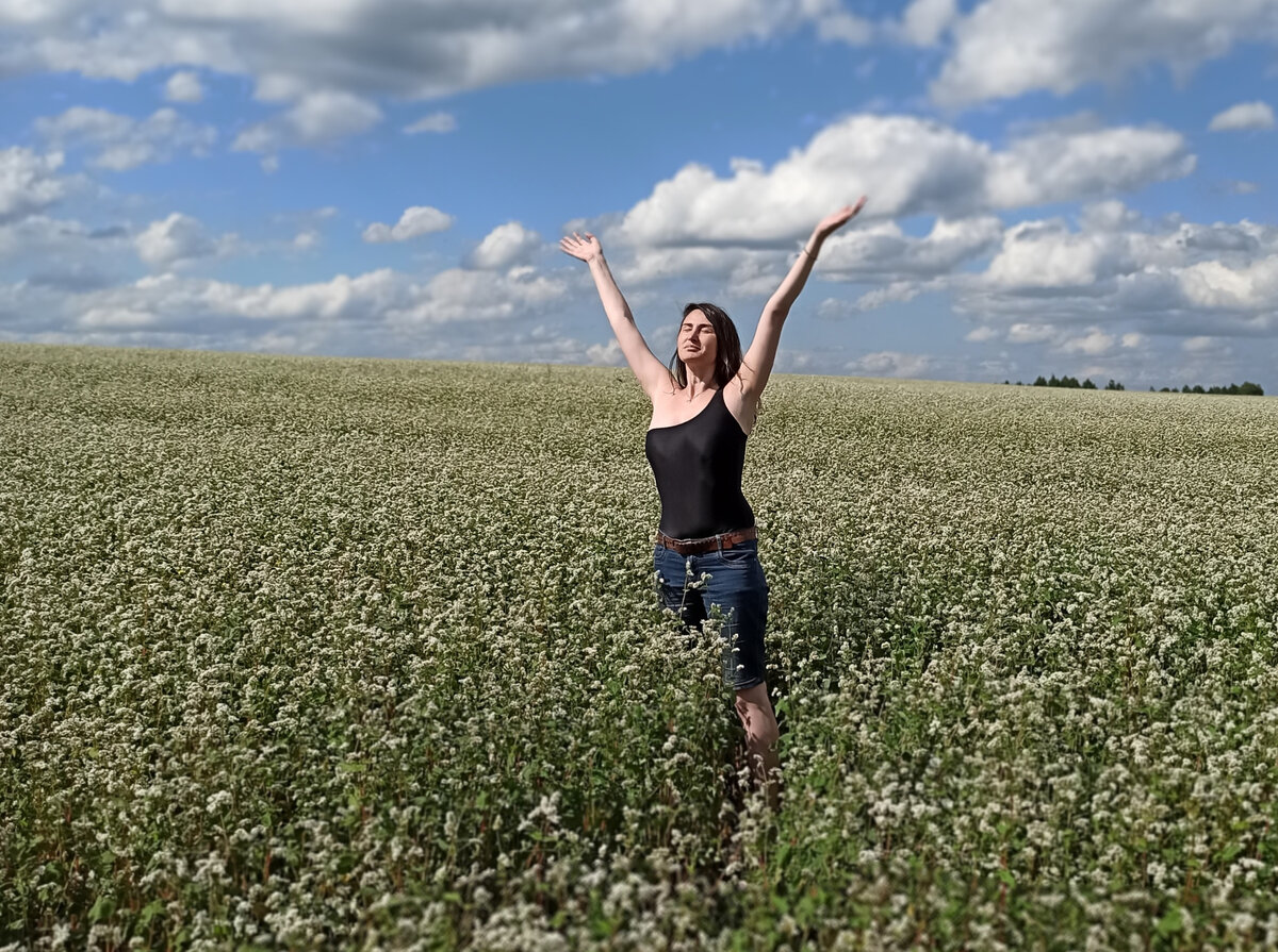 Поля и небо Горного Алтая наполняют тело и душу сердечной радостью