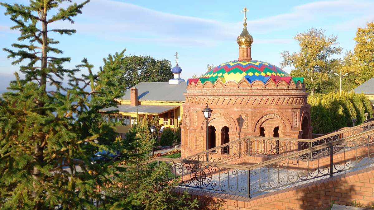 Купель для освящения воды.