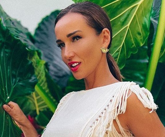     «Я мучилась, утягивая телеса»: Анфиса Чехова призналась, как добилась стройной фигуры