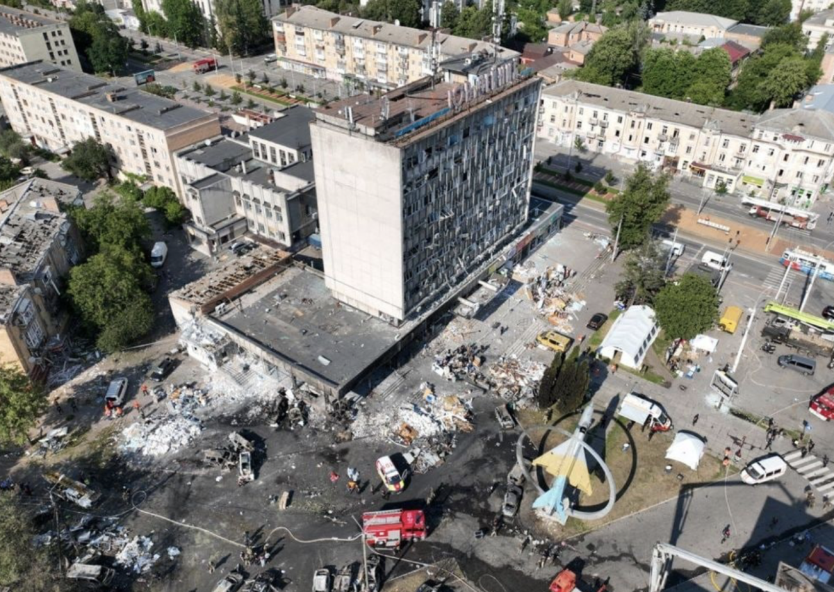 Дом офицеров в Виннице в центре города.  фото: картинки  яндекса. 