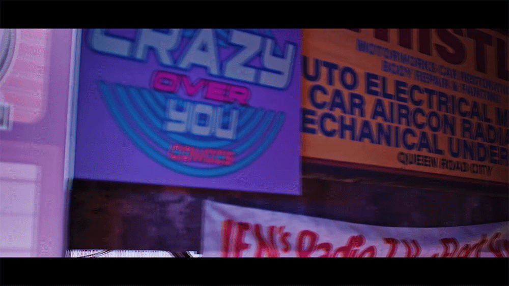 Квадратная картинка слева (комикс Crazy Over You). Справа видно вторую часть слова WHISTLE