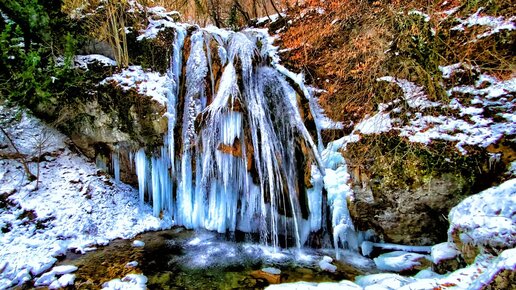 Водопад Джур-Джур в Крыму ОБЛЕДЕНЕЛ. Таким вы его точно не видели.