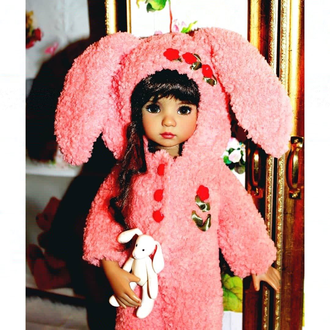 Розовый зайчонок, куколка Little darling в образе.