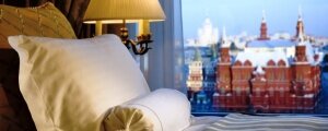 Более 40 000 номеров в отелях столичного региона уже забронированы на июнь и июль 2018 г., когда в России будет проходить Чемпионат мира по футболу. Об этом сообщает «Москва24» со ссылкой на главу департамента спорта и туризма Москвы Николая Гуляева.