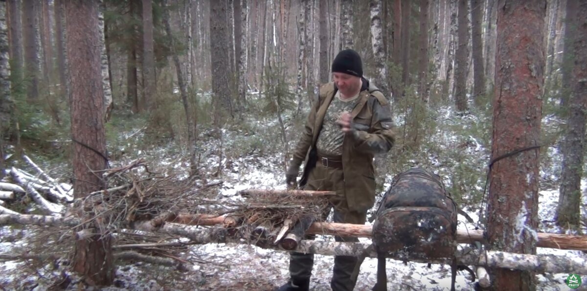 Зимовье охотника в тайге в Якутии