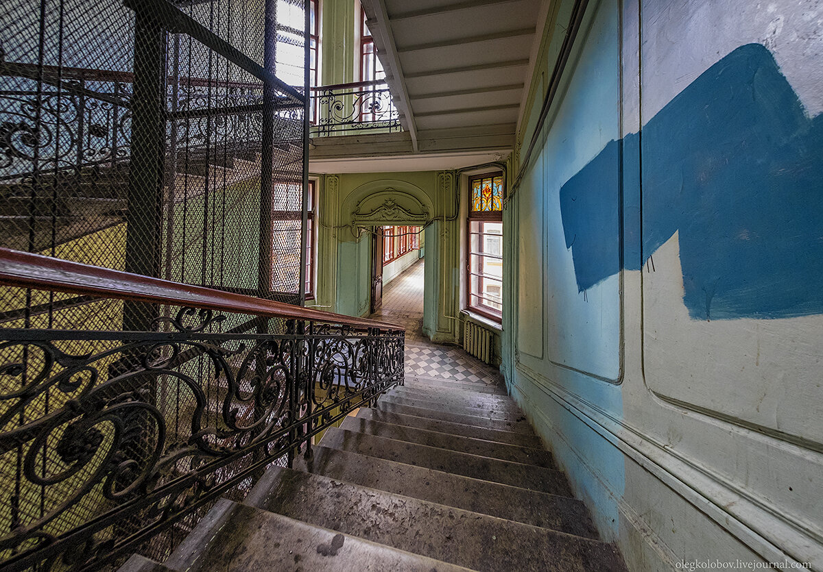 кирочная двор со стеклянным коридором. томск ленина 195 плоский дом. тот самый дом. тот самый дом. тотдом логотип.