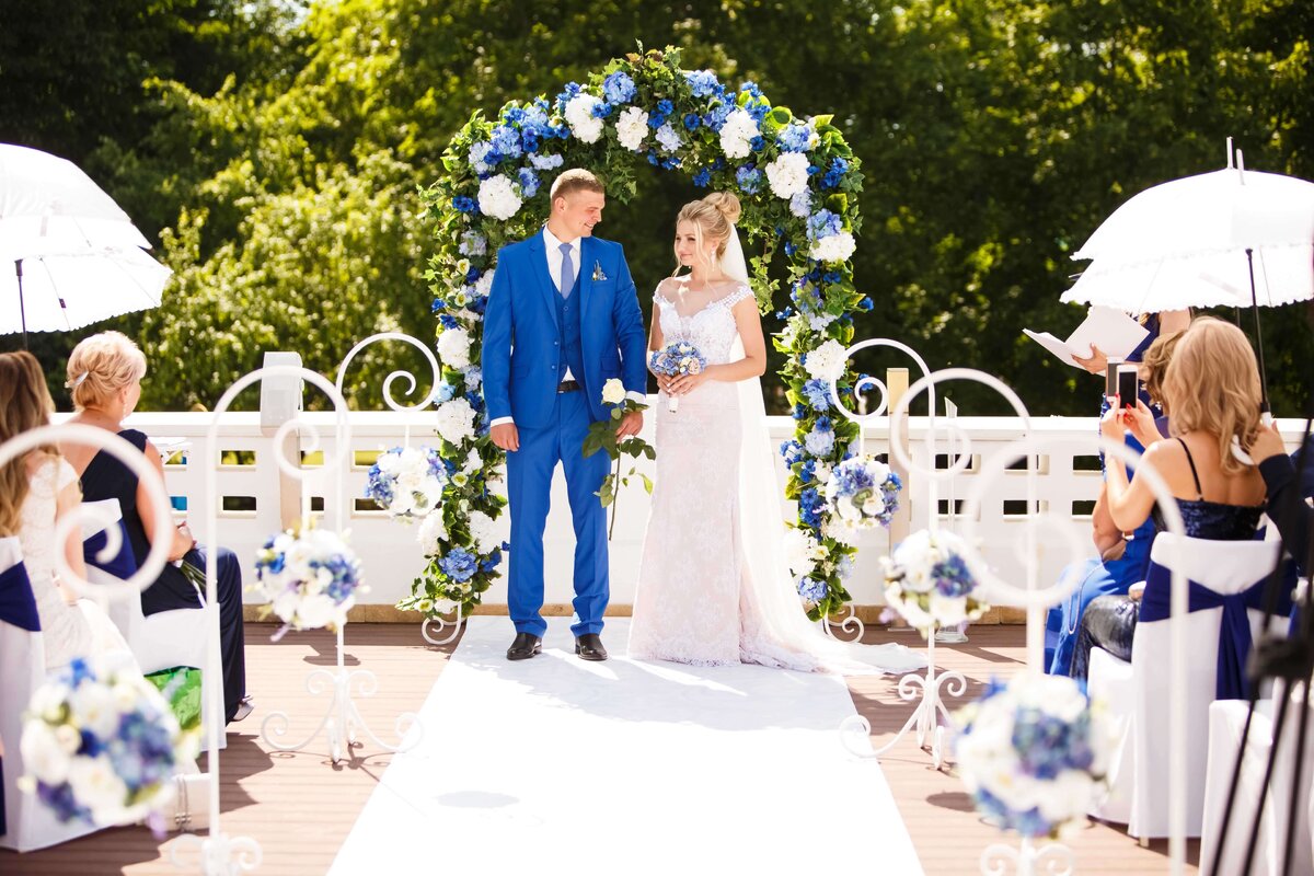 свадебный фотосет на крыше. панорамная свадьба. свадьба панорама. свадьба в намибии. свадьба панорама.