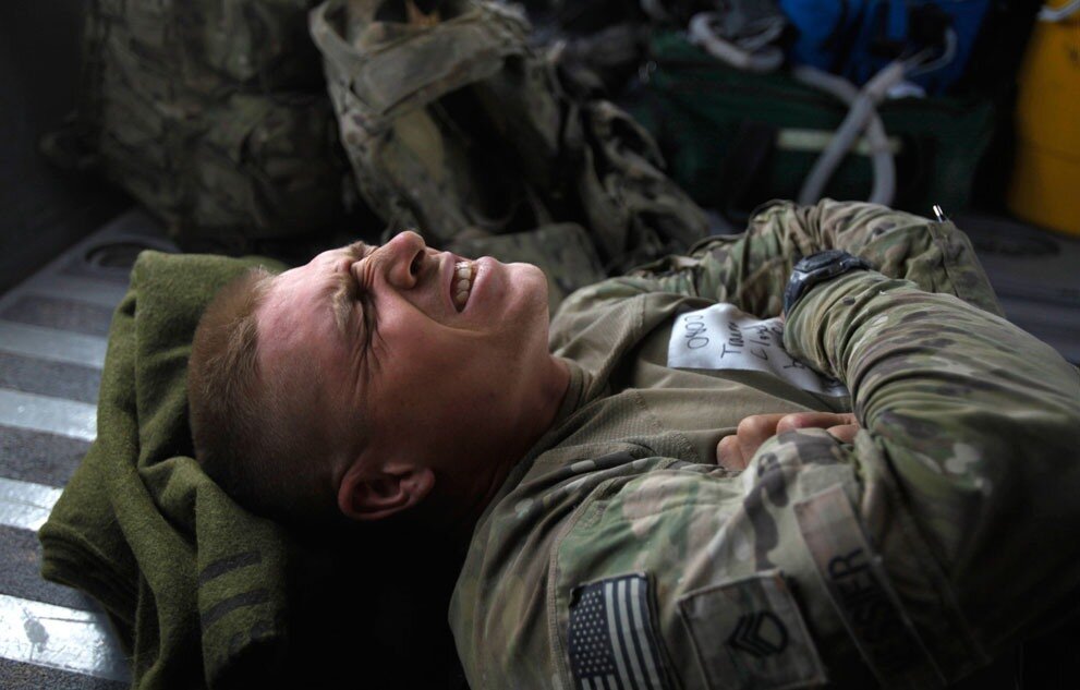                                                           - Эх, вот бы сейчас маникюрчик сделать