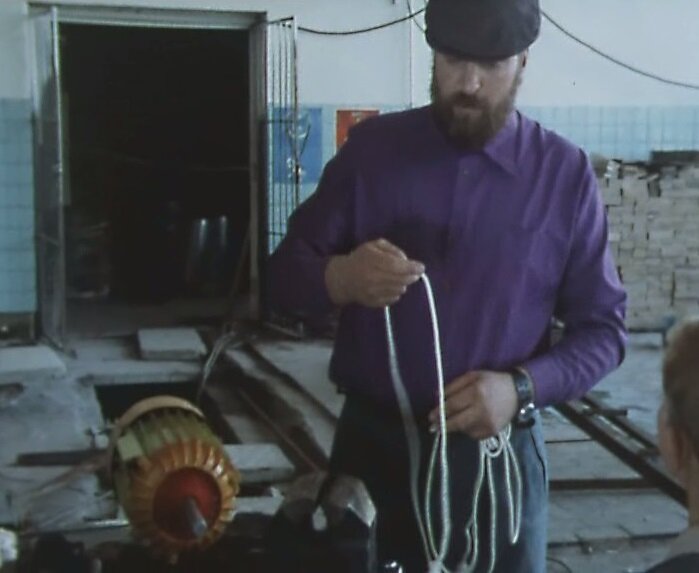 При том, что Голиаф сам сделал этот мотор из бросовых деталей. То есть производство сочло, что эти железки — шлак. Скриншот.