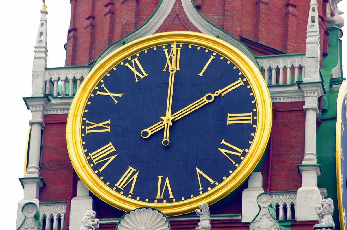 Часы на красной площади