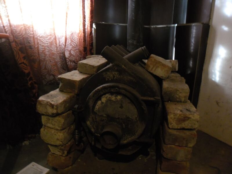 раньше на дверце стекло было. стекло это не наш метод! бьются на раз-два. 