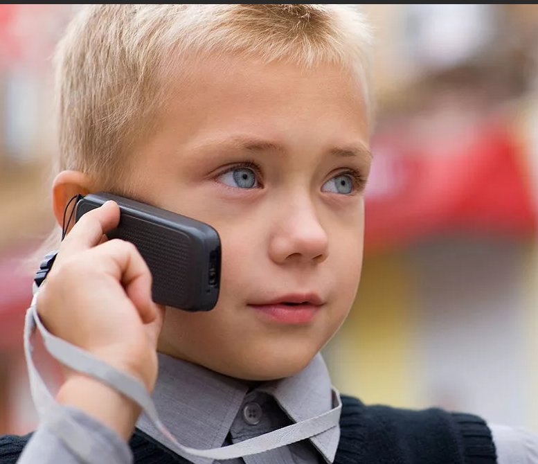 Куда звонить ребенку при опасности