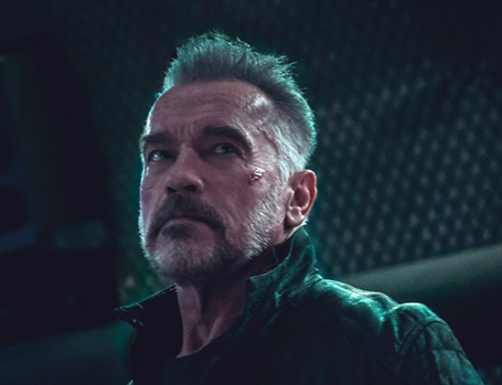 Холодный взгляд Т-800 куда-то исчез, странно