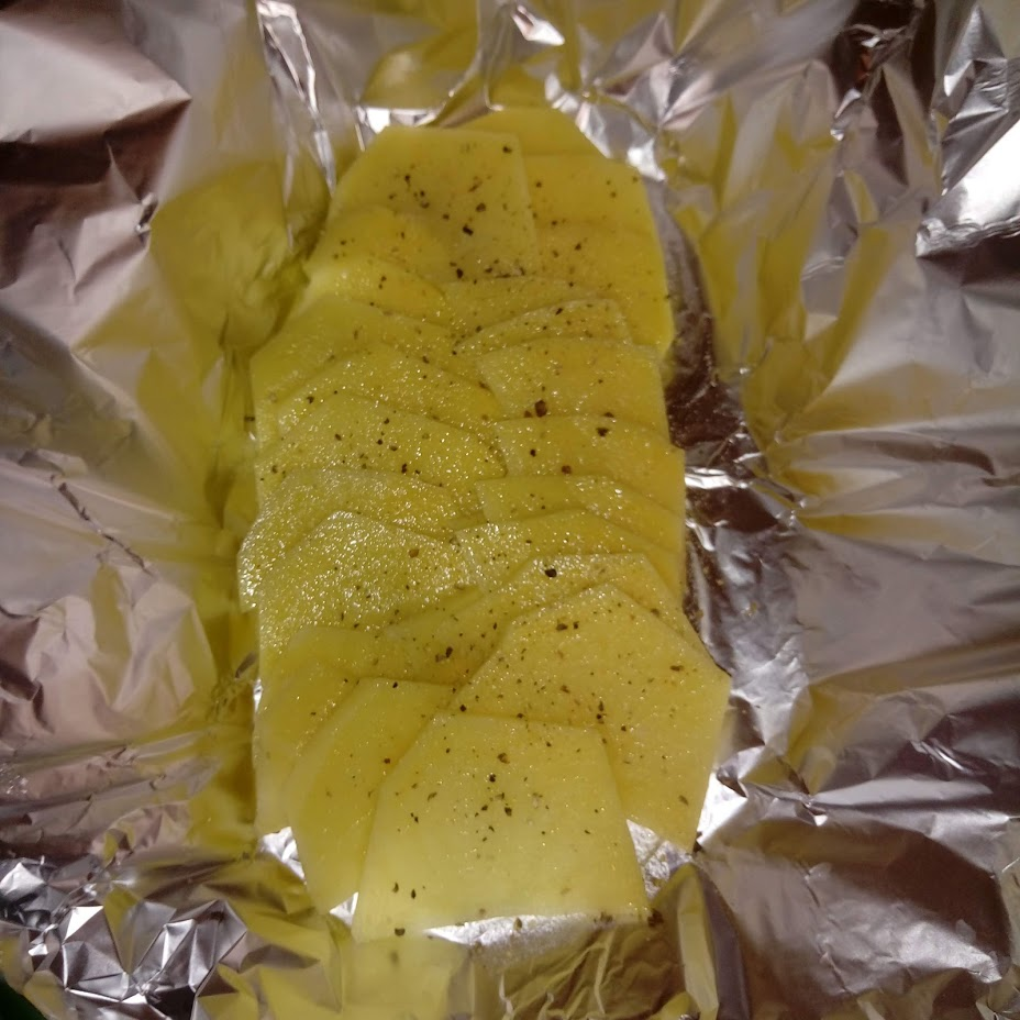 Рыба, запеченная с картофелем в фольге