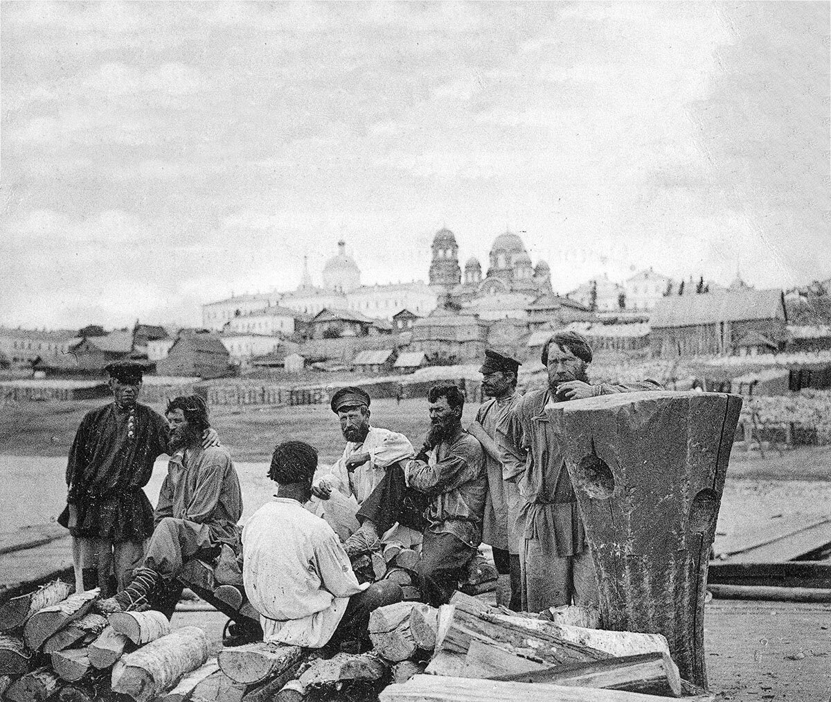 Бурлаки в Саратове.
Открытка 1905 года. Фототипия Шерер, Набгольц и Ко, Москва