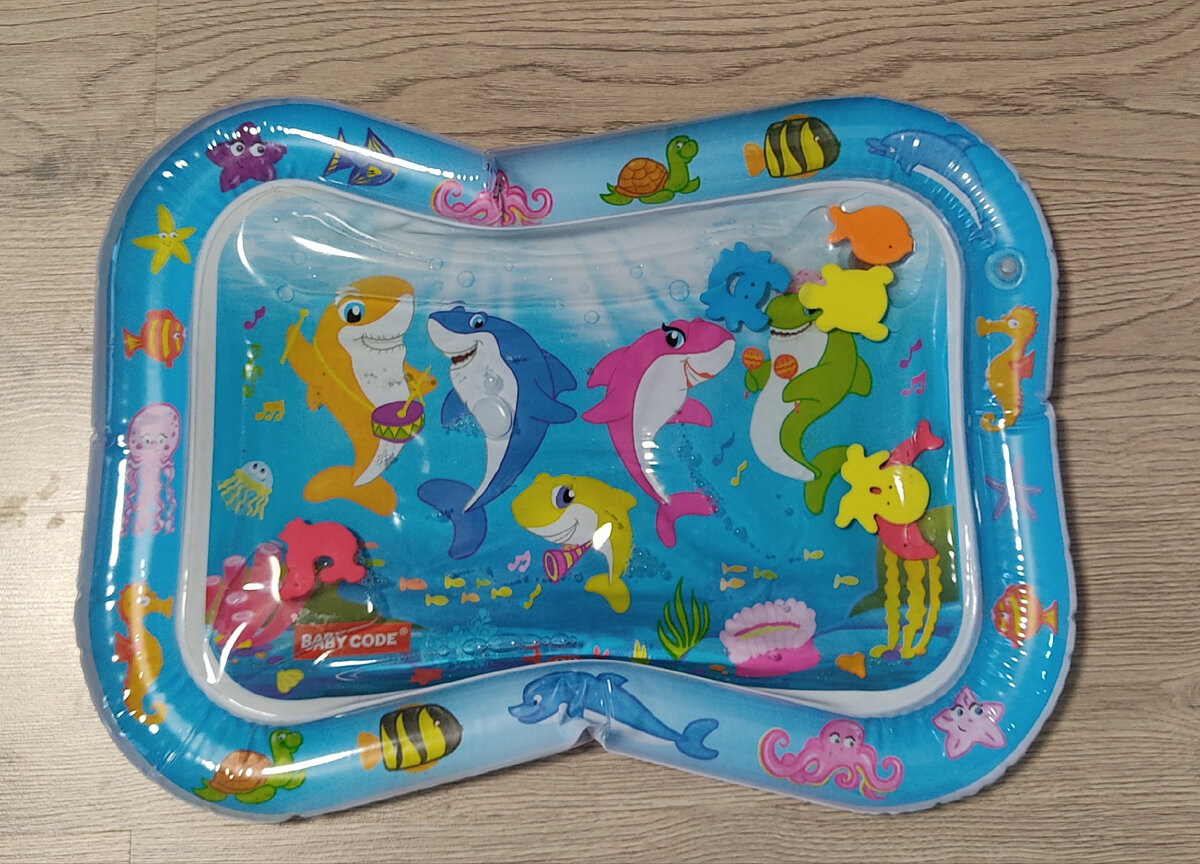 Водяной коврик детский. Можно разнообразить игру наливая разное количество воды каждый раз