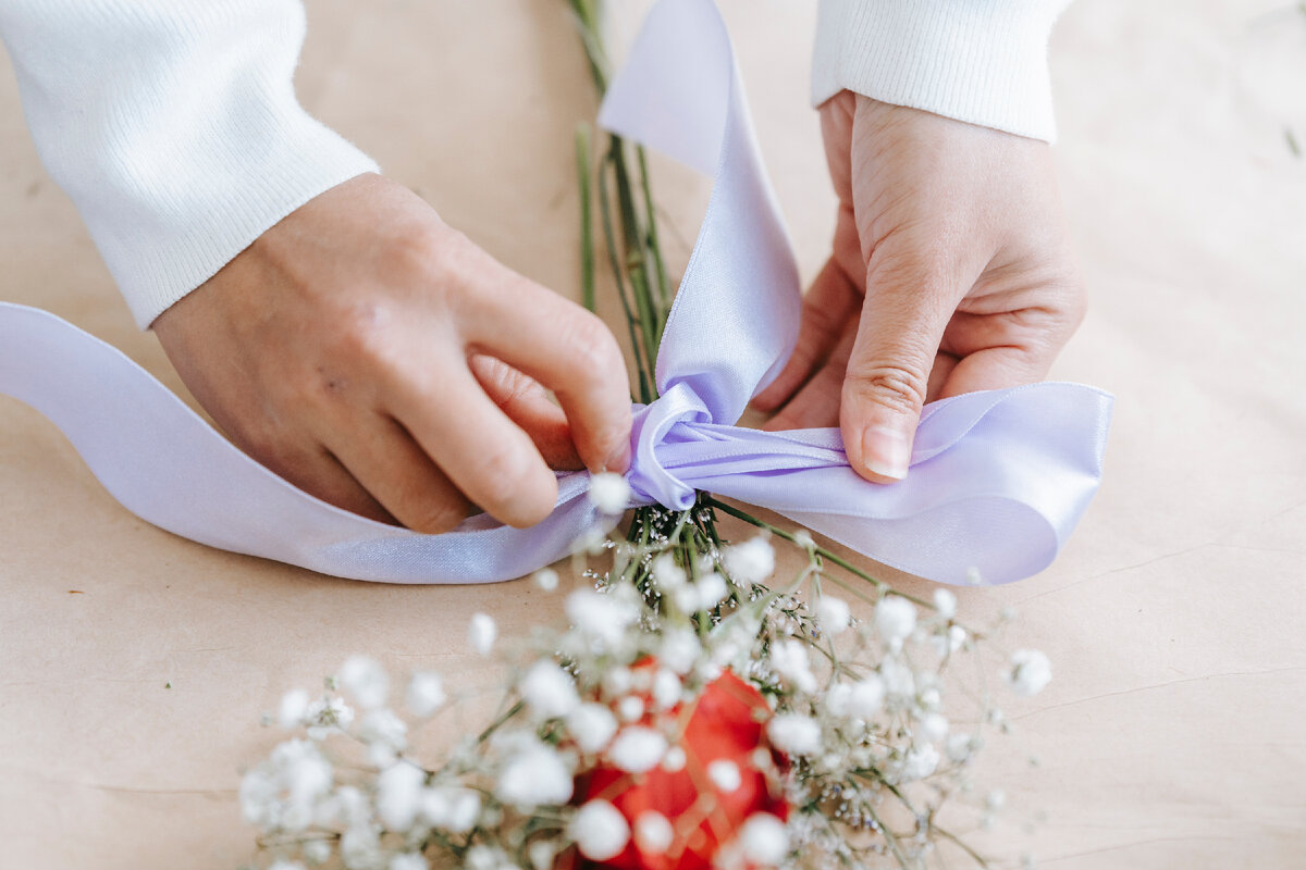 pexels.com  Руки, творящие красоту