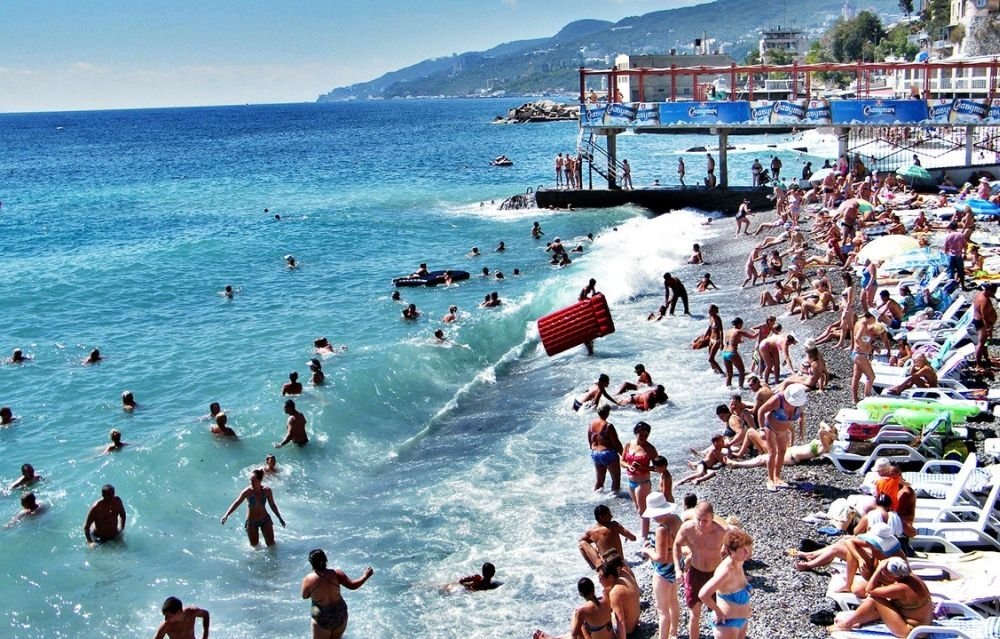 Массандровский пляж в Ялте. Источник: osnmedia.ru