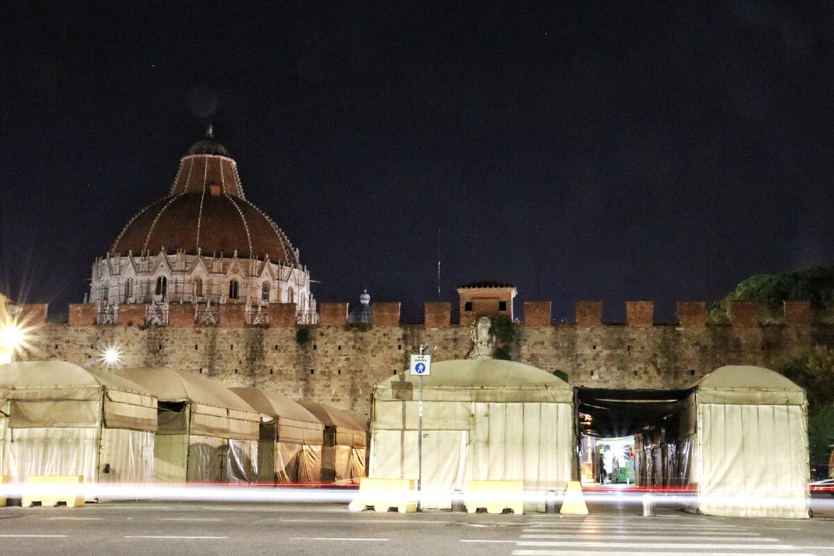 Вид на баптистерий Пизы