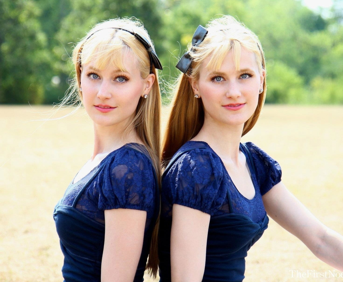 Sister girls. Camille and Kennerly Дата рождения. Твинс-сёстры. Camille and Kennerly Kitt. Camille and Kennerly Camille and Kennerly.