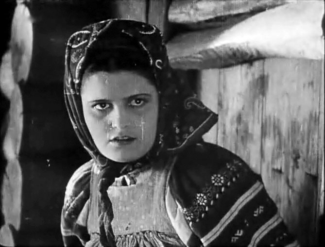 В фильме "Бабы рязанские", 1927 год. Фото из открытых источников. Яндекс