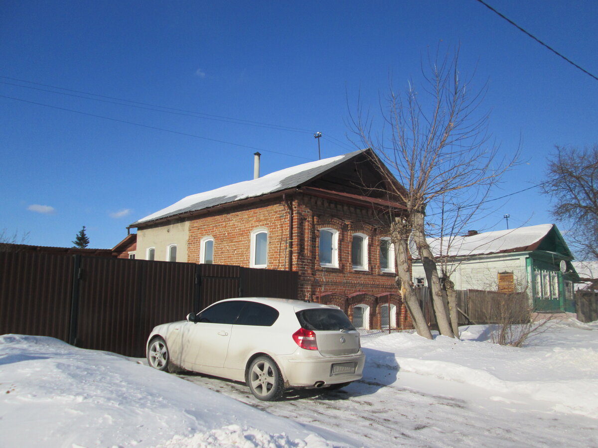 Дом по улице Барабинской, 33.