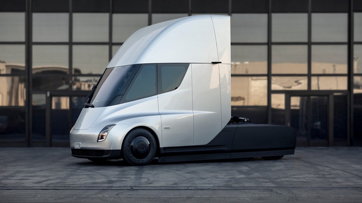 Полностью электрический трак Tesla Semi