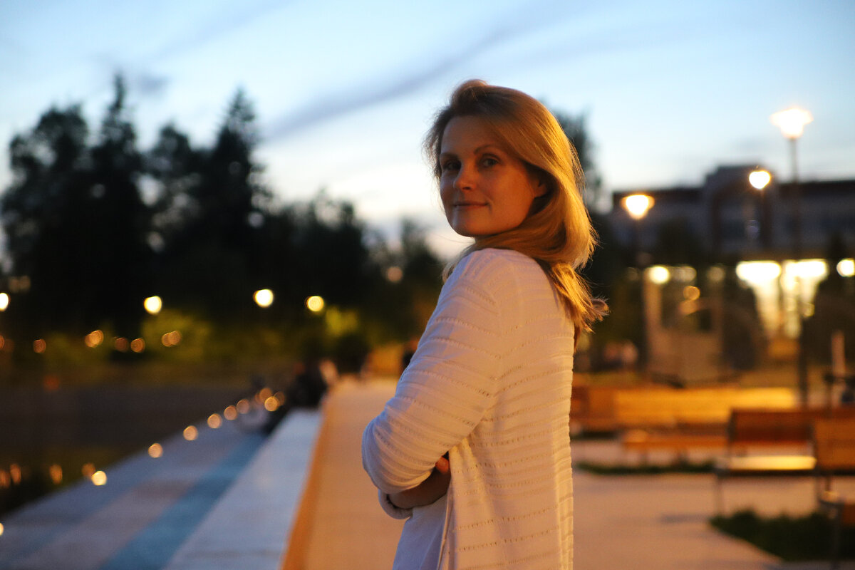 75мм, 1\100сек, f/2.8, ISO 5000.