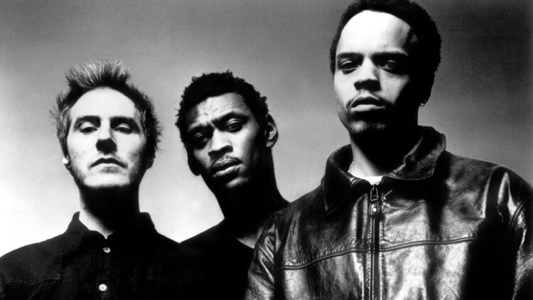 Massive Attack в 1998 году: Роберт Дель Ная, Грант Маршалл и Эндрю Ваулз