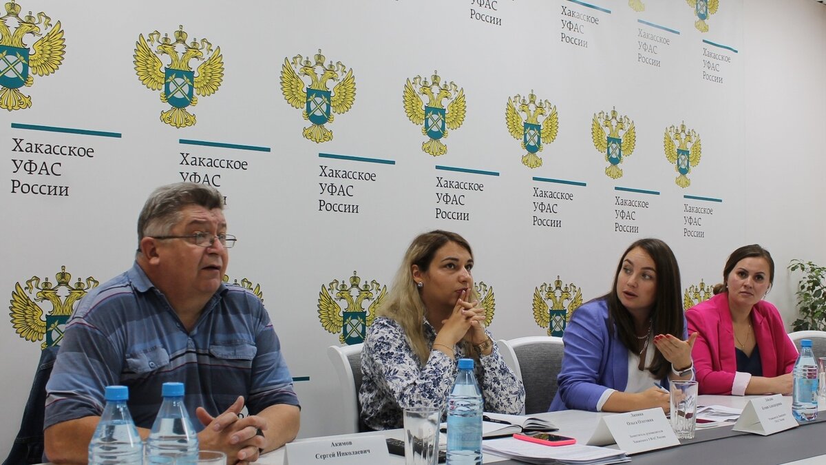     На экспертном совете в Хакасском УФАС признали ненадлежащими несколько баннеров по дороге из Абакана в Черногорск.