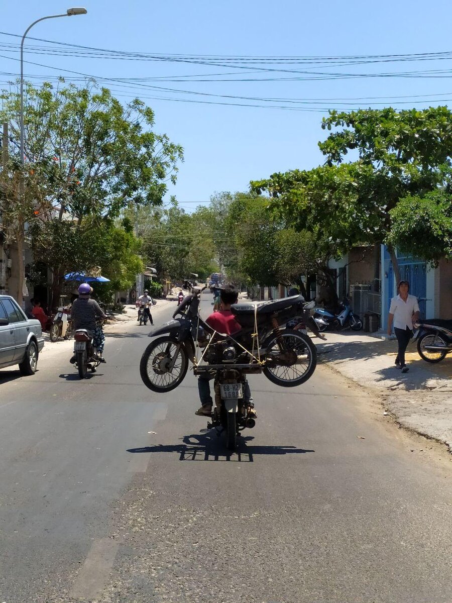 Мотоциклов много не бывает