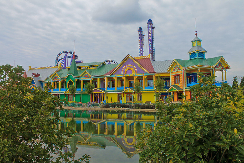 сочи развлечения для детей. карусели в парке ривьера сочи. дельфинарий макдональдс лазаревское. адлер сочи парк аттракционов. олимпийский парк в сочи аттракционы.