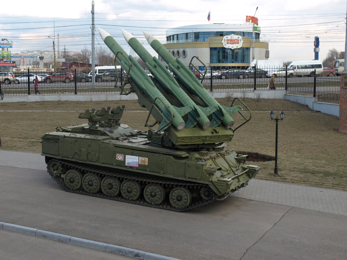 Зрк 2п25. Куб вооружение. 2п25 куб. Самоходный зенитный ракетный комплекс 2к12 «куб». Куб вооружение.