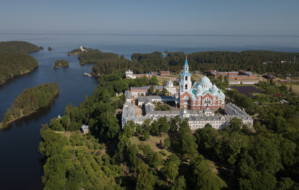 Валаамский Спасо-Преображенский монастырь. Спасо-Преображенский монастырь (Валаамский монастырь). Карелия остров Валаам монастырь. Валаамский Спасо-Преображенский монастырь в Карелии.