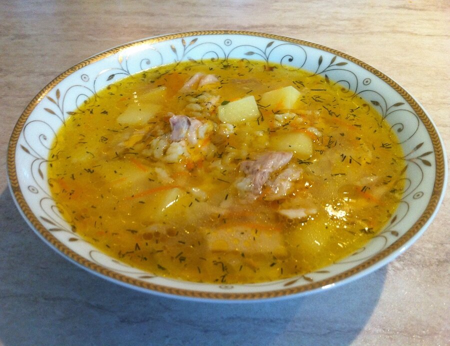 Суп картофельный с рисом. Суп рисовый с мясом. Суп с мясом и картошкой. Суп с рисом и картофелем. Рисовый суп с курицей.
