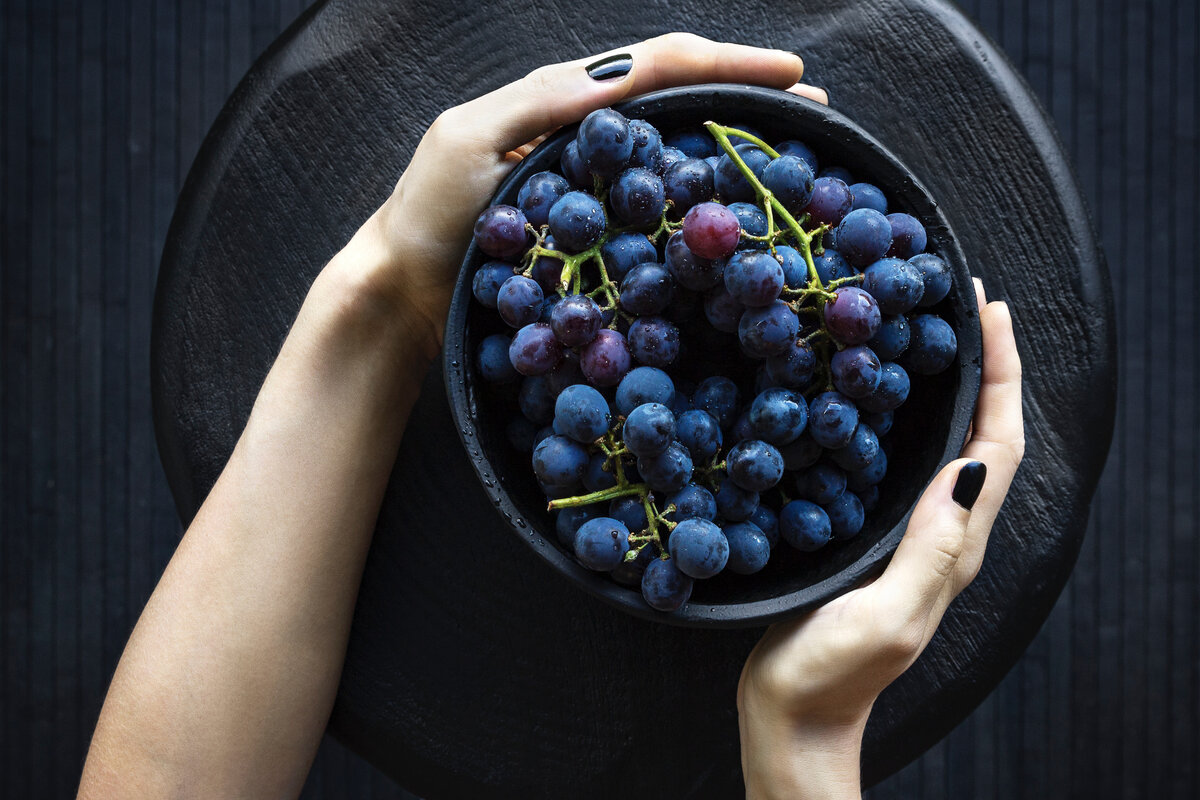 Откуда взялись все эти легенды о волшебных эффектах винограда? И чем именно он для нас полезен?