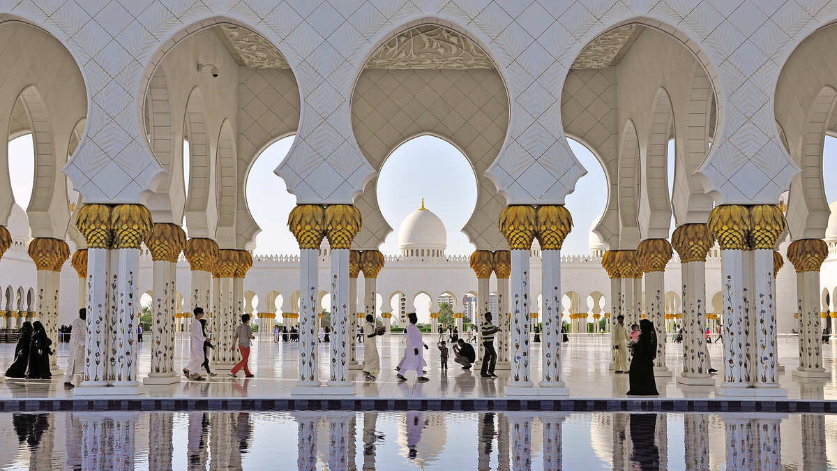 часы в мечети абу даби. мечеть шейха зайда абу-даби. мечеть в абу даби туристы. мечеть шейха зайда абу-даби гардеробная. мечеть джумейра.