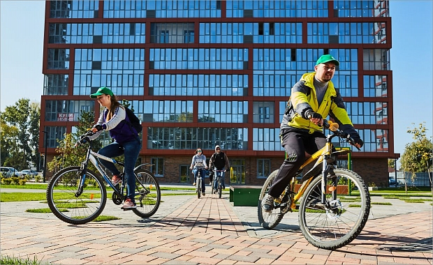 С большой территорией для отдыха всей семьи и километровыми велодорожками прямо у вас во дворе. 