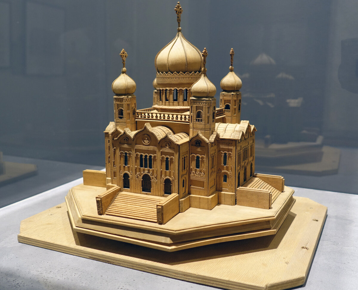 Церковь святых апостолов в константинополе. Миниатюра храм. Храм 12 апостолов в константинополе. Статуэтка церковь. Миниатюры храмов спб.