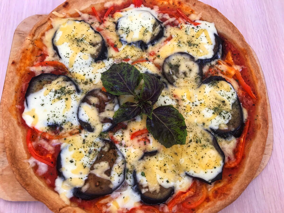 Пицца Вегетарианская с баклажанами