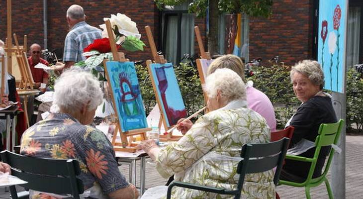 Творческие занятия с пенсионерами