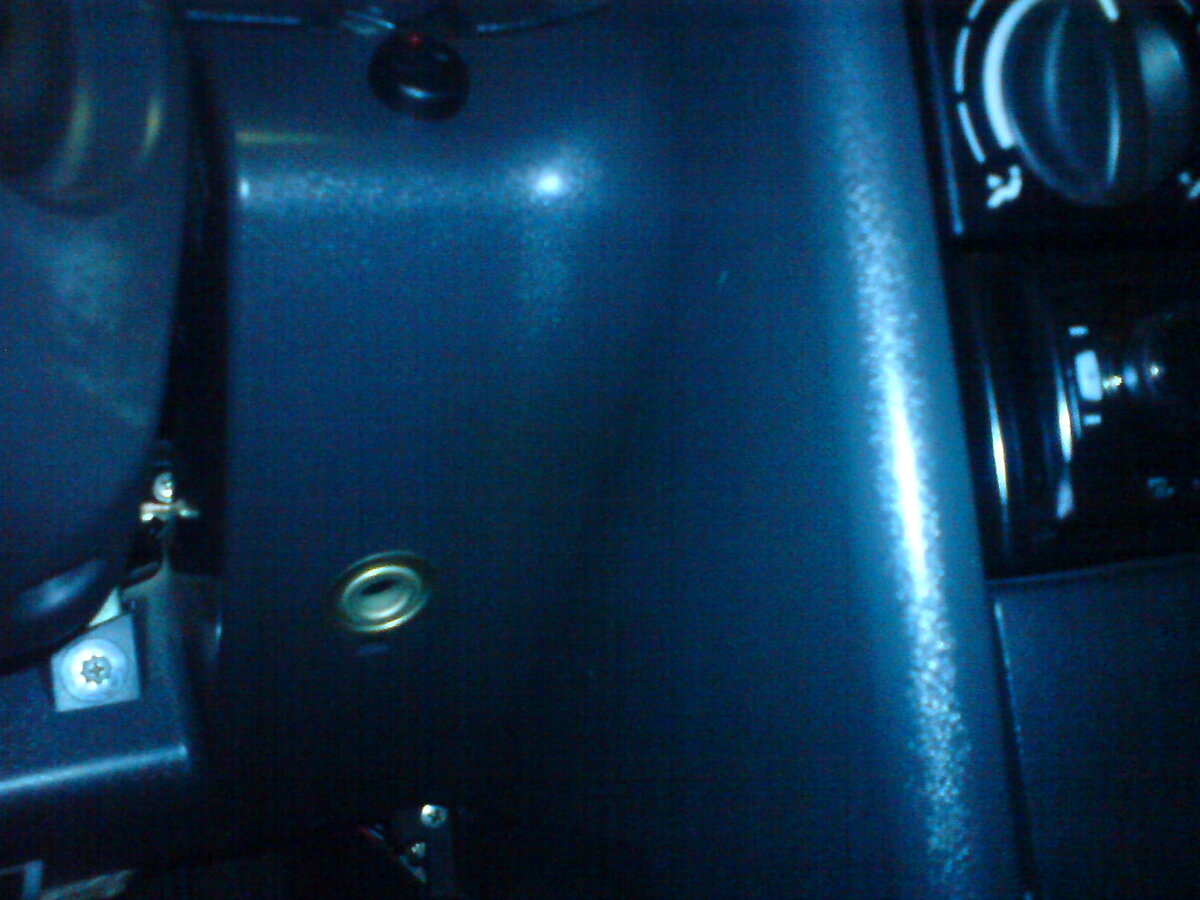 Заводской разъём для переноски на 12v 