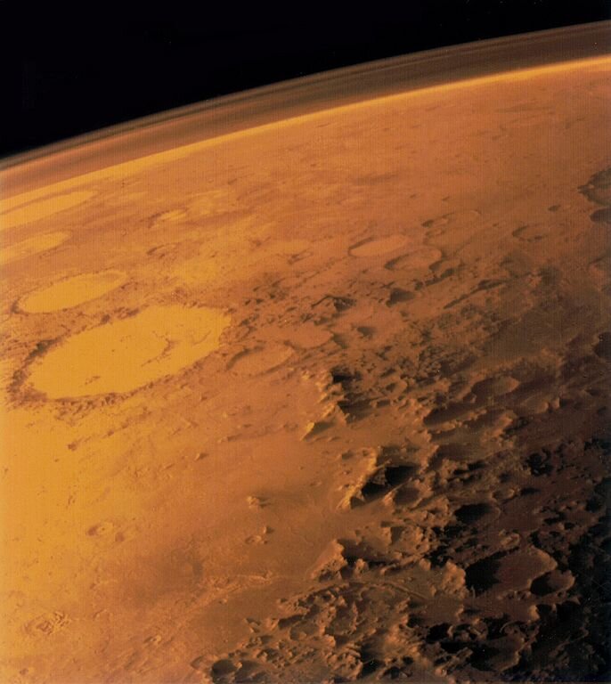 Тонкий слой марсианской атмосферы, фото станции "Викинг-1", 1976 год (Изображение NASA / Public domain)