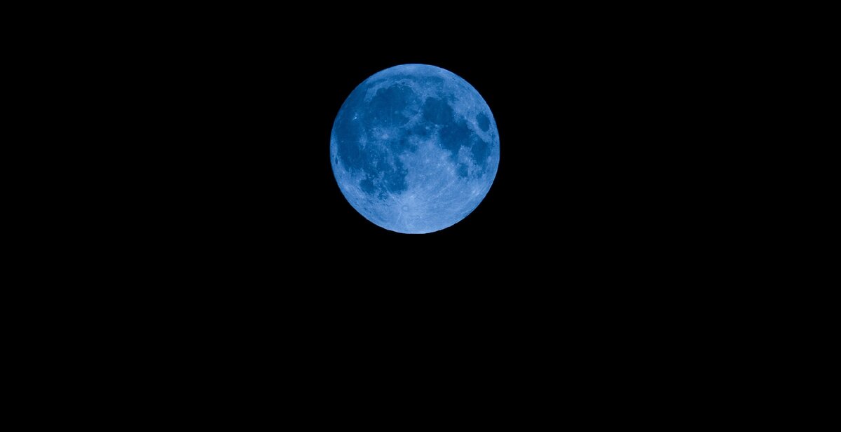 Голубая луна на Хэллоуин. Ночная поездка в Охотское